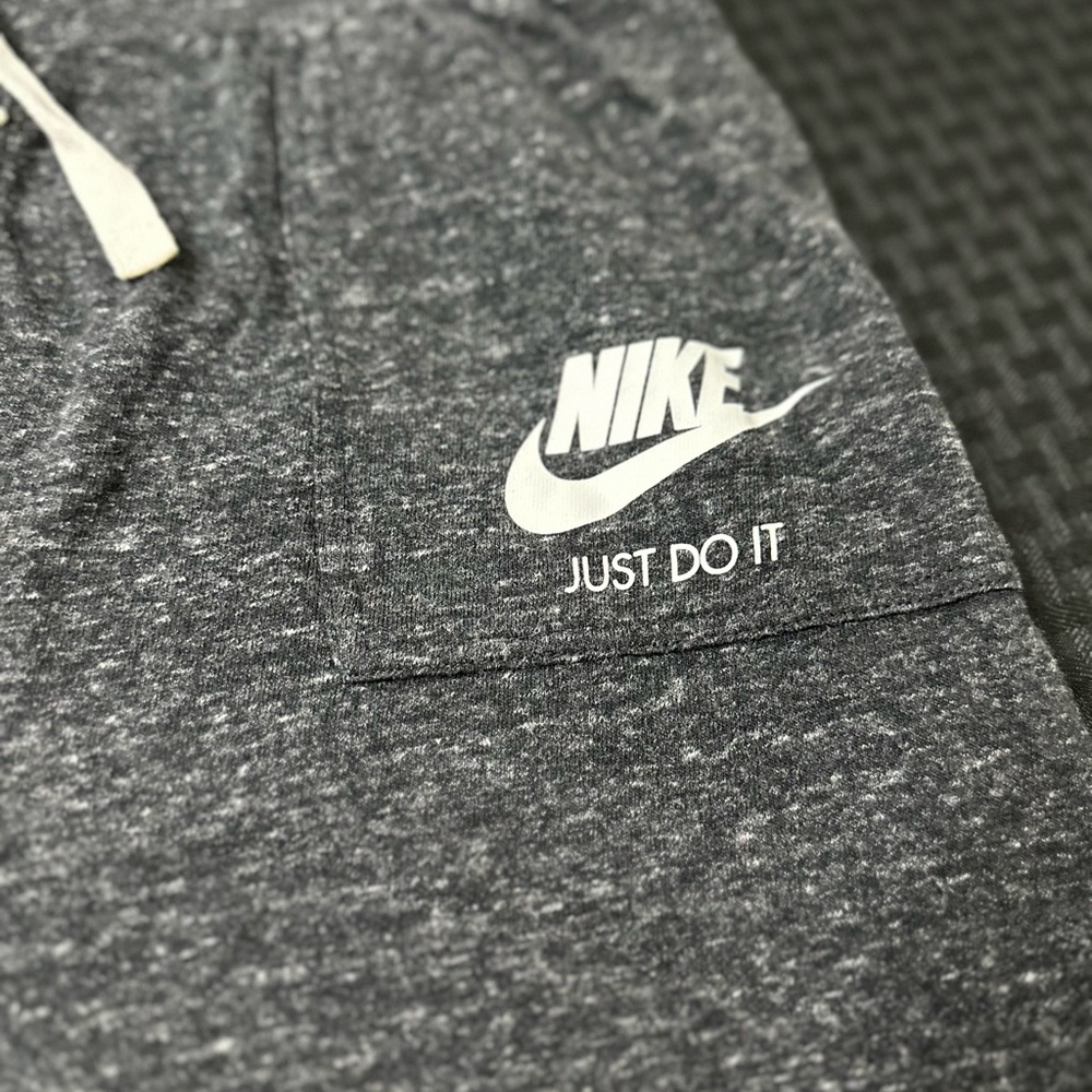 Nike Dark Gray‎ Women's Skirt Sz Small